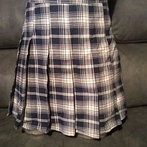 Pleted plaid skirt